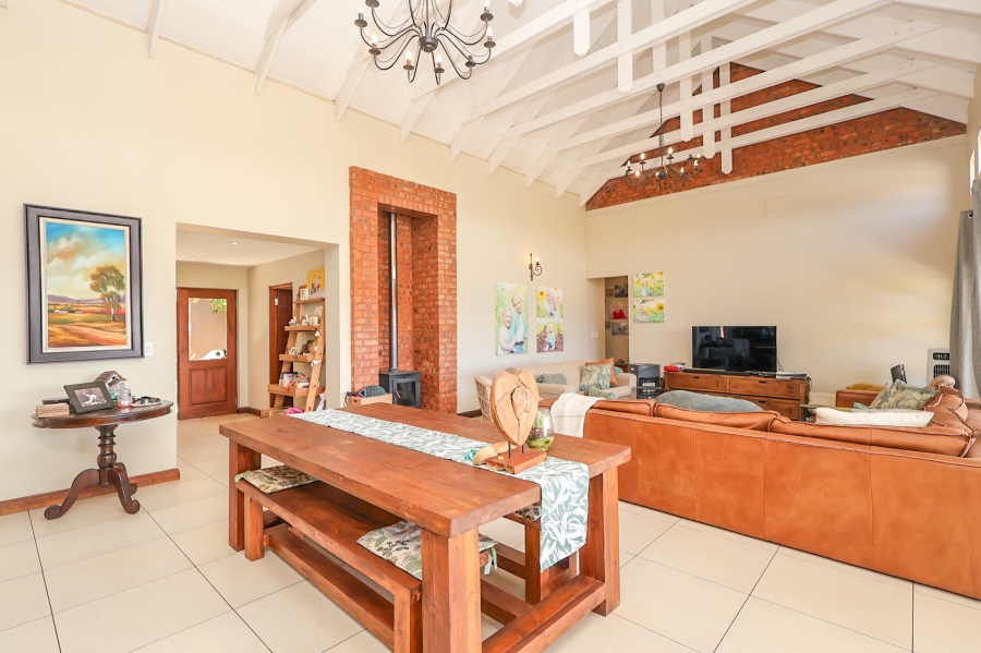 To Let 4 Bedroom Property for Rent in The Coves North West